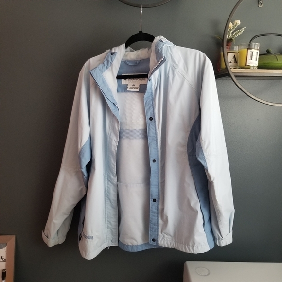 Columbia blue lightweight spring jacket - Picture 5 of 5